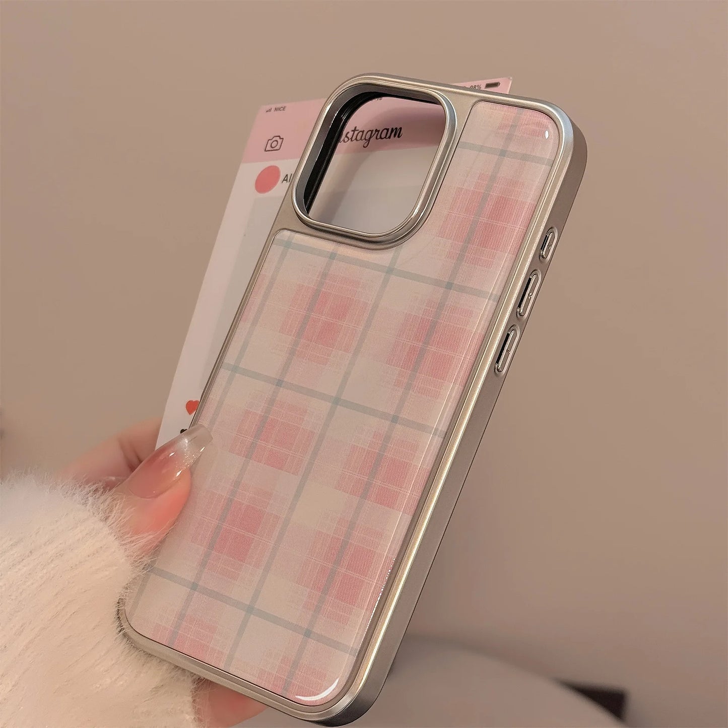 【ピュアチェックガーリー】淡色チェック × メタリックフレーム スマホケース｜iPhone対応 #250615