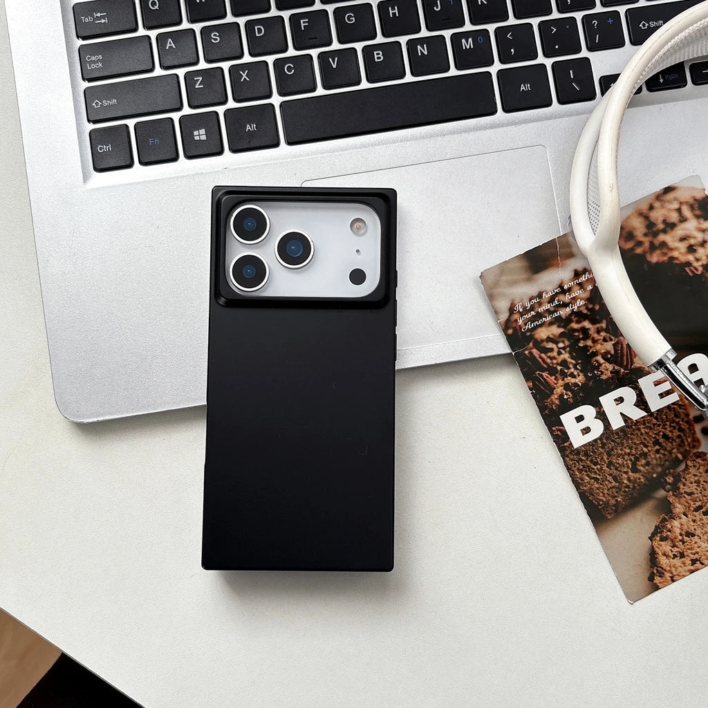 ミニマルスクエア iPhoneケース｜マットブラック・シンプルデザイン #231219