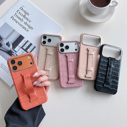 【クロコ調レザー】スリム ハンドベルト付 スマホケース｜iPhone対応 #240921