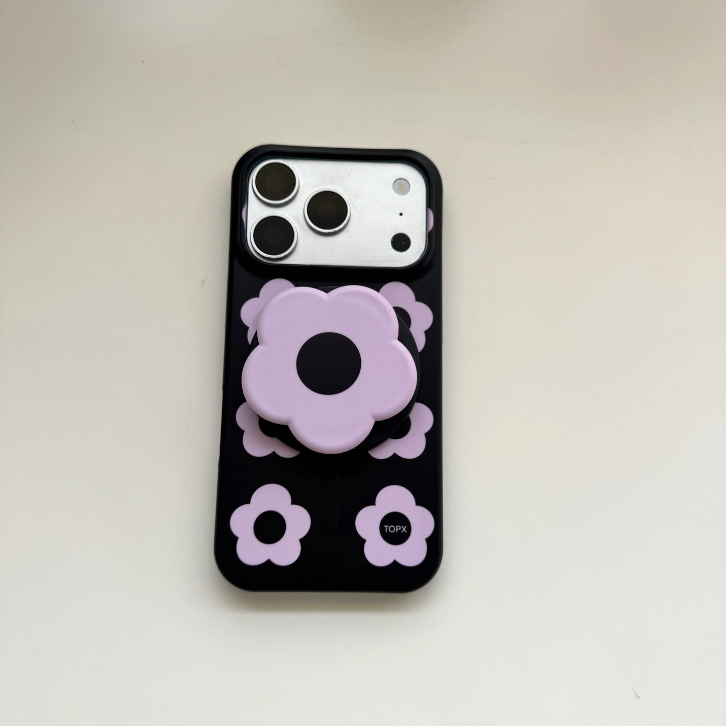 シックな黒ベース 花柄 立体的なフラワーモチーフ iPhoneケース｜上品エレガント #260074