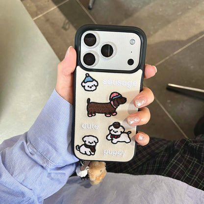 【ダックスパピー】刺繍わんこ×キャンバスデザイン スマホケース｜iPhone対応 #250214