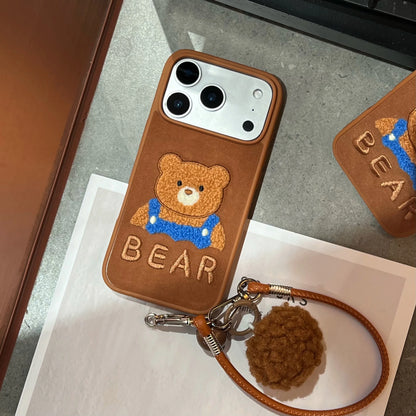 【テディエンブロイ】くま刺繍 × ボンボンチャーム スマホケース｜iPhone対応 #240806