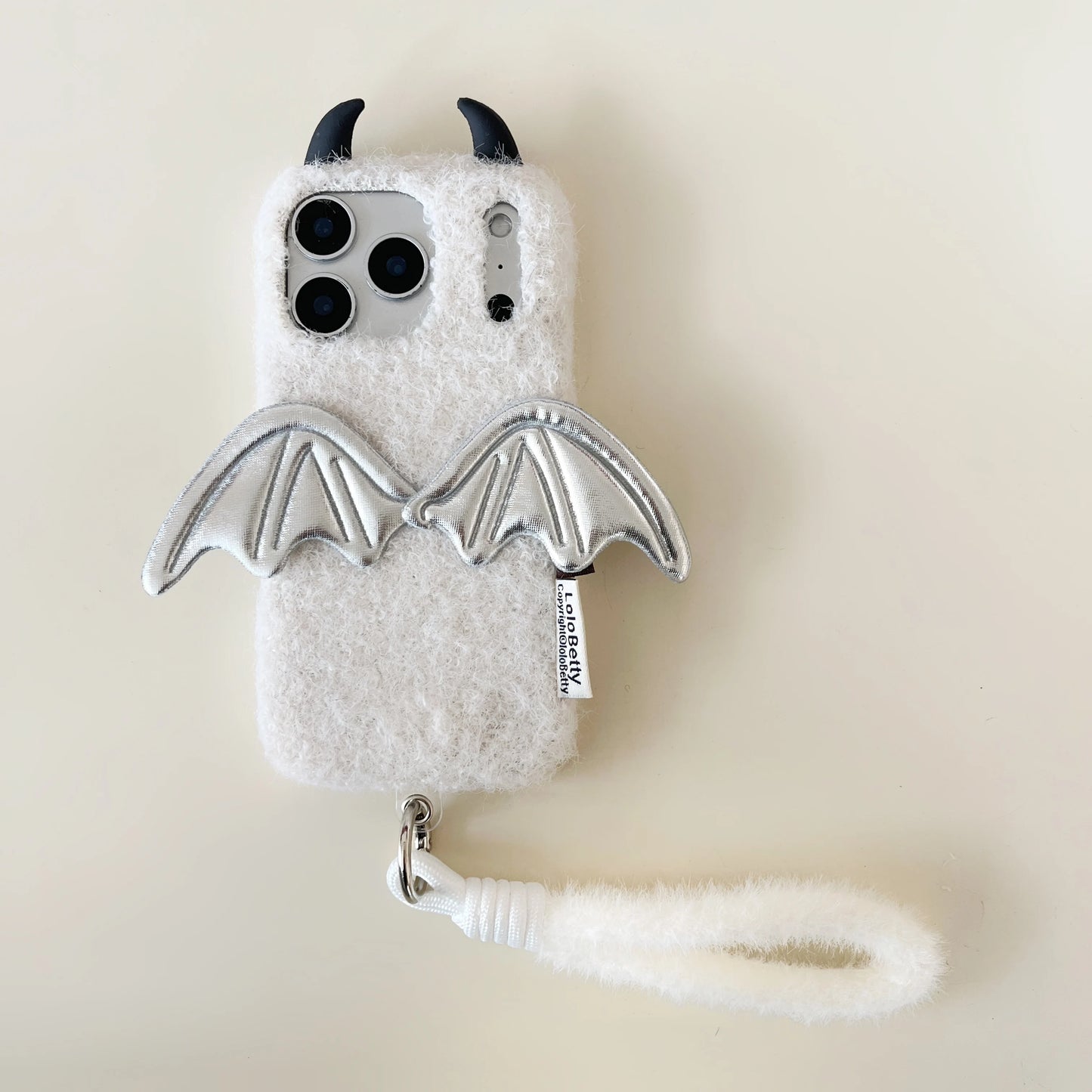 【デビルウィング】立体シルバーウィング×ふわもこファー スマホケース｜iPhone対応 🪽🖤 #241219