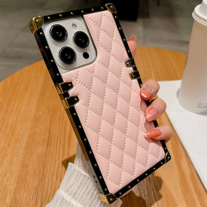 【スクエアシリーズ】キルティングレザー スタッズスクエアケース 高級感＆耐衝撃 ｜iPhone対応 #250818