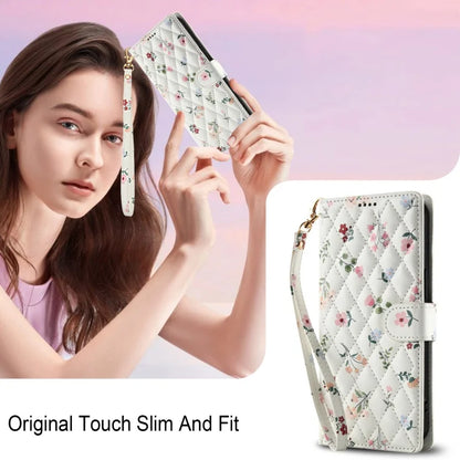 【ブックスタイル】花柄 フラワーキルティング ストラップ付き 手帳型 iPhoneケース｜カード収納 ショルダー対応 #240110