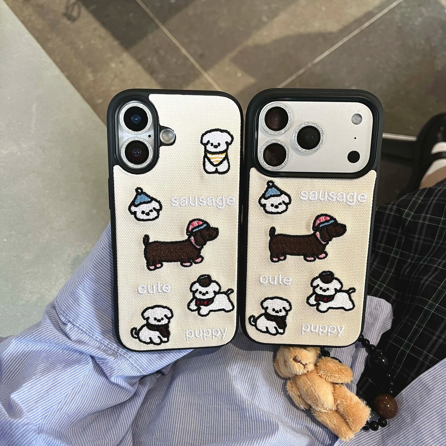 【ダックスパピー】刺繍わんこ×キャンバスデザイン スマホケース｜iPhone対応 #250214