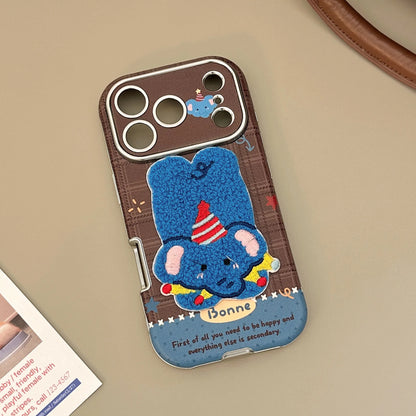 【ふわもこアニマル】立体刺繍 × ポップイラスト ワンチャン ネコちゃん スマホケース｜iPhone対応 #240830