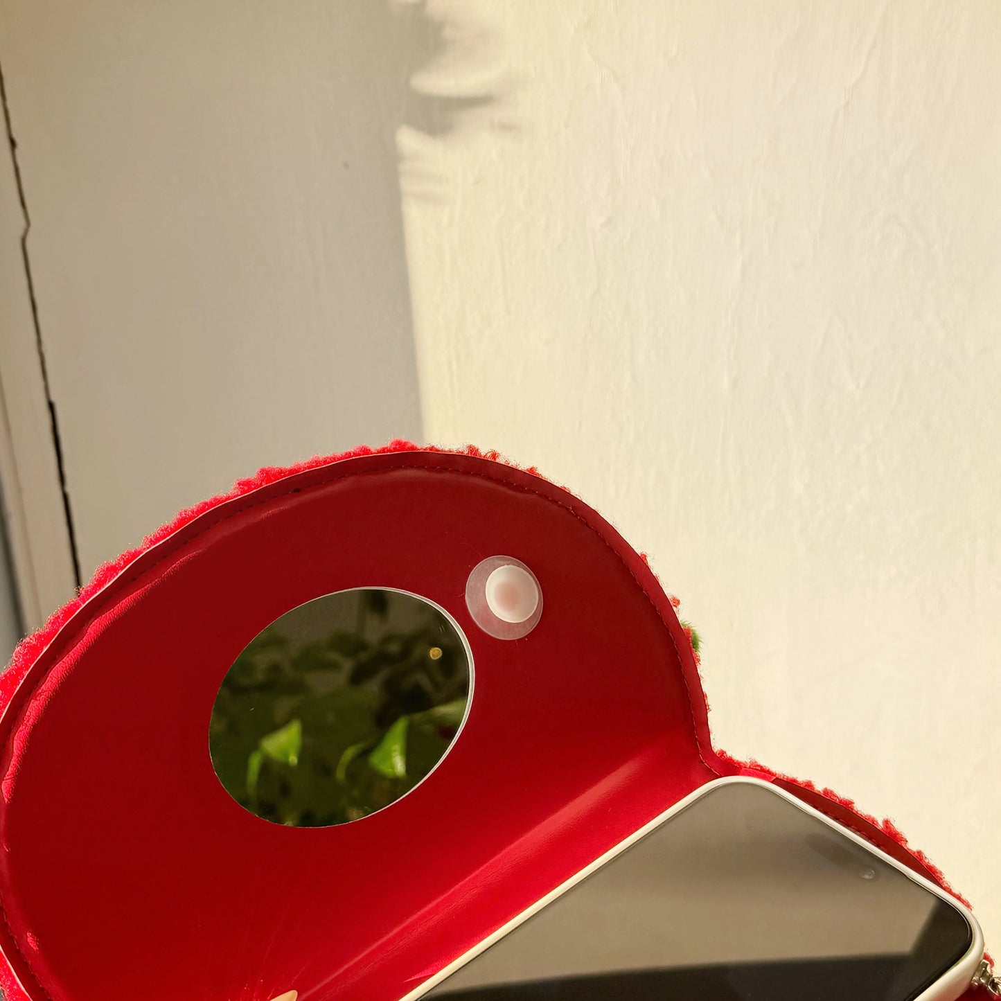 【もこもこ手帳型デザイン】フルーツ トマト ハンドルストラップ付き iPhoneケース #240611