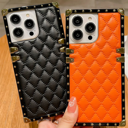 【スクエアシリーズ】キルティングレザー スタッズスクエアケース 高級感＆耐衝撃 ｜iPhone対応 #250818