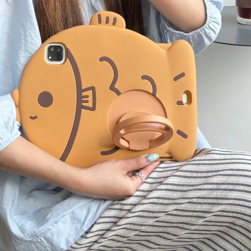 【iPadケース】魚モチーフ シリコン キッズ タブレットケース（360度回転スタンド / 耐衝撃） #261078