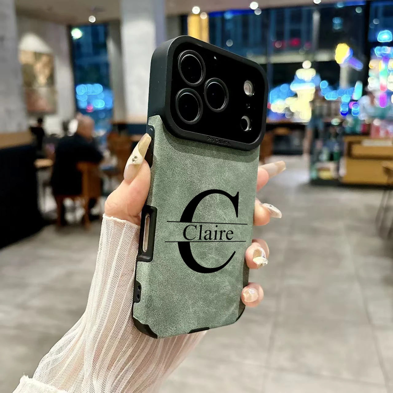 【カスタムシリーズ】ビッグ頭文字イニシャル 名入れ レザー調 ソフトスマホケース｜iPhone対応 #240721