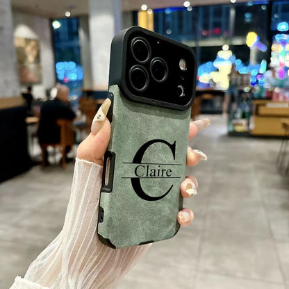 【カスタムシリーズ】ビッグ頭文字イニシャル 名入れ レザー調 ソフトスマホケース｜iPhone対応 #240721
