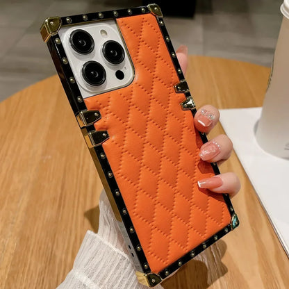 【スクエアシリーズ】キルティングレザー スタッズスクエアケース 高級感＆耐衝撃 ｜iPhone対応 #250818