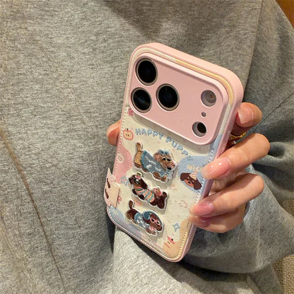 【HAPPY PUPPY】ふわもこ3匹わんこ × 立体刺繍 ガーリースマホケース｜iPhone対応 #240821