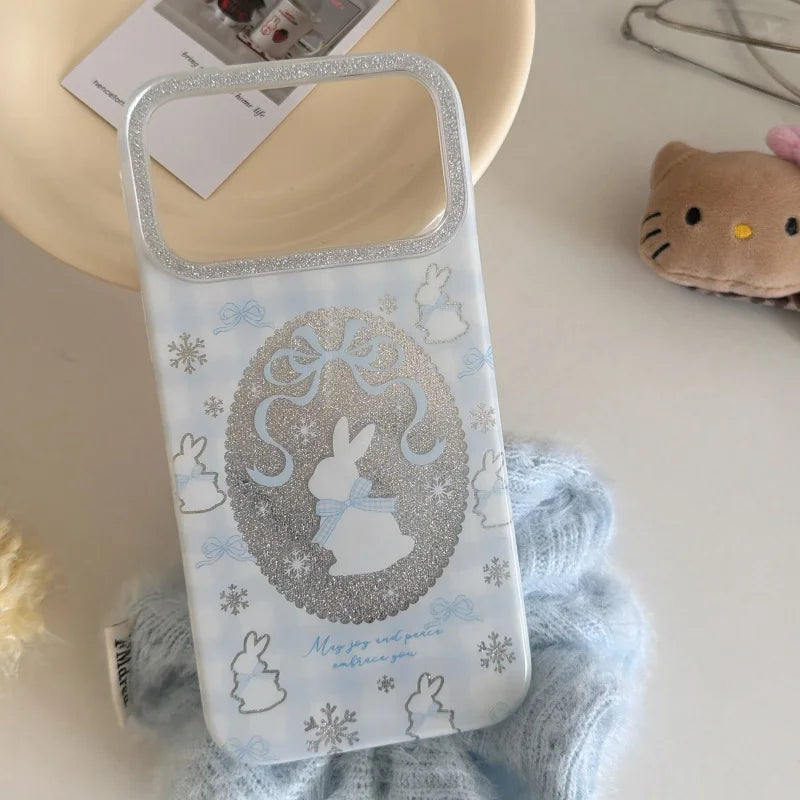 ラビットレース グリッターiPhoneケース｜うさぎモチーフ・キラキラフレーム・ファーチャーム付き #240501