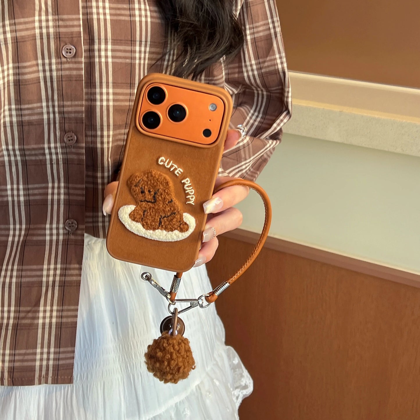 【トイプー＆ダックス】立体刺繍Dog × ストラップ付き スマホケース｜iPhone対応 #240810
