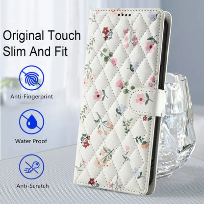 【ブックスタイル】花柄 フラワーキルティング ストラップ付き 手帳型 iPhoneケース｜カード収納 ショルダー対応 #240110