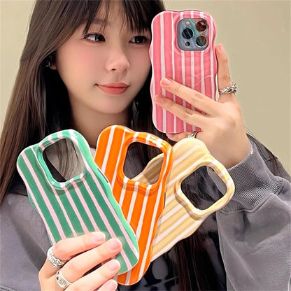 【ウェーブシリーズ】ポップカラー ボーダー ストライプデザイン スマホケース｜iPhone対応 #250823