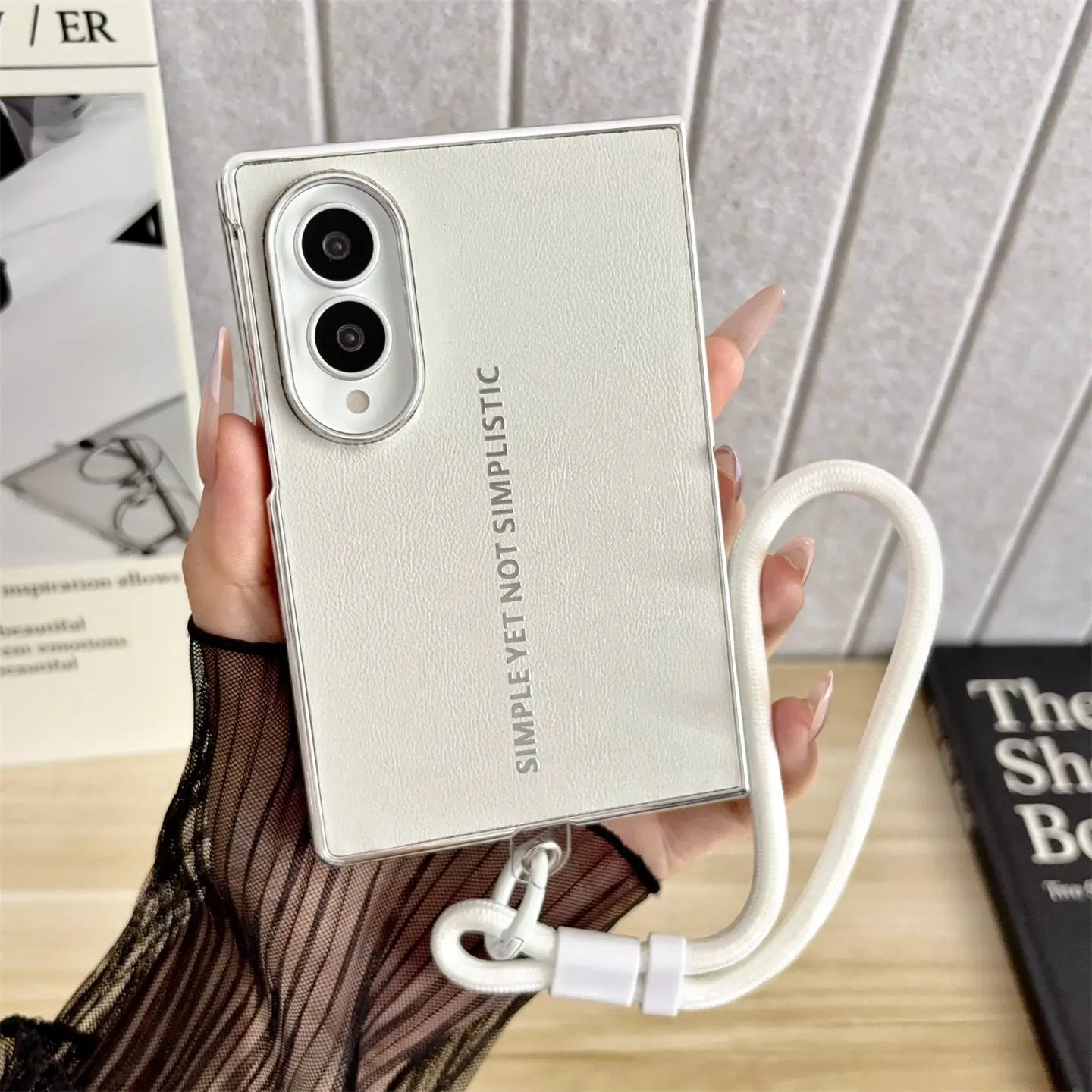 【Galaxy対応】ストラップ付きスマホケース 英字ロゴ デザイン 全3色 スタイリッシュ・エレガント・モダン #261144