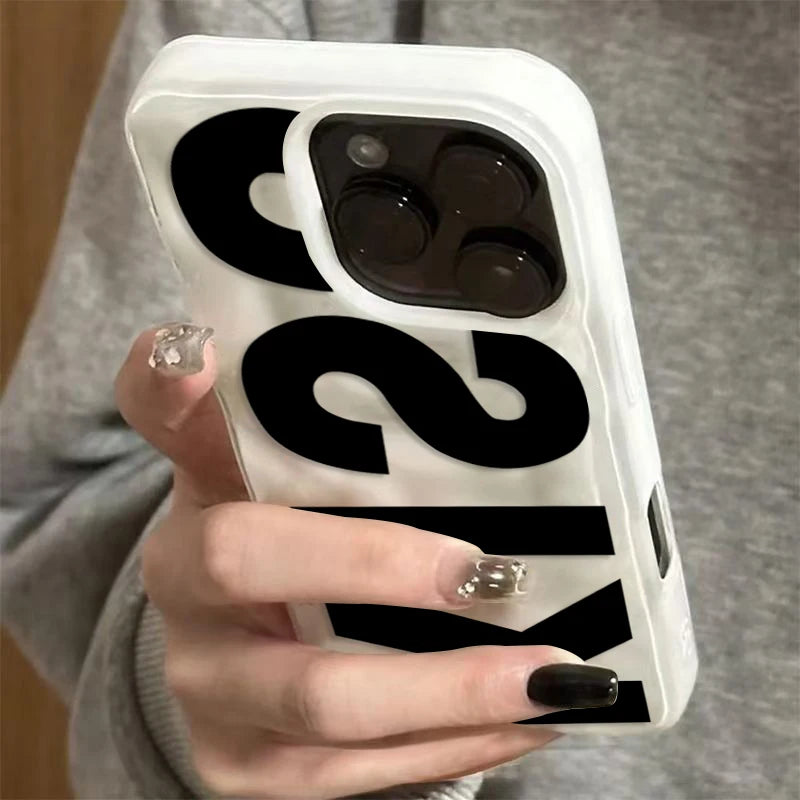 【ビッグロゴシリーズ】モノトーン KISS デザイン スマホケース｜iPhone対応 #251215