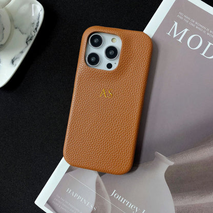 【カスタムシリーズ】クラシック イニシャル 高級感 レザー調 名入れスマホケース｜iPhone対応 #250326