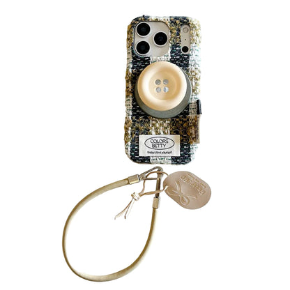 【ツイードカラーボタン】ツイードチェック×ビッグボタン ストラップ付きスマホケース｜iPhone対応 #250201