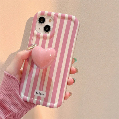 【ストライプシリーズ】ピンクボーダー×立体ハート スマホケース｜iPhone対応 #250914
