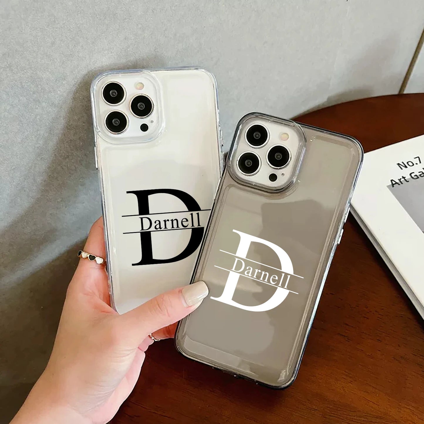 【カスタムシリーズ】ビッグ頭文字イニシャル 名入れ クリアスマホケース｜iPhone対応 #240718
