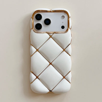 エレガントキルティング iPhoneケース｜ゴールドラインアクセント #240414