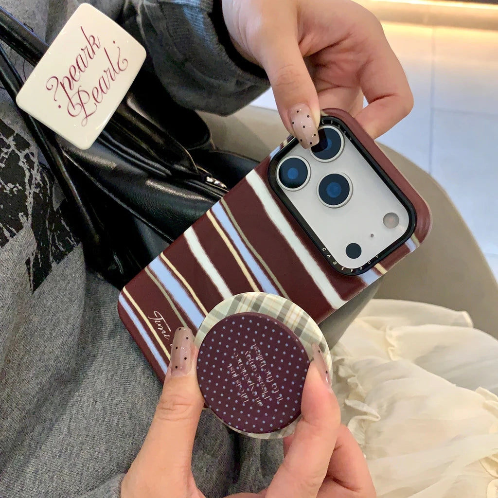 【Magsafe対応】ボルドー マルチカラーストライプ ×ドット スター スタンド スマホケース｜iPhone対応 #241224