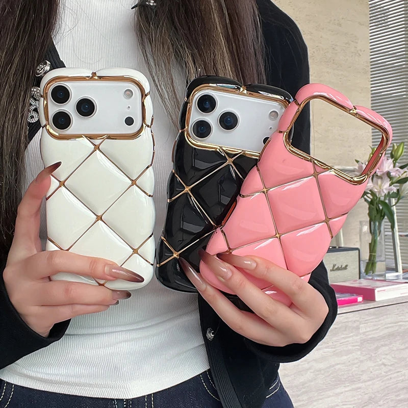 エレガントキルティング iPhoneケース｜ゴールドラインアクセント #240414