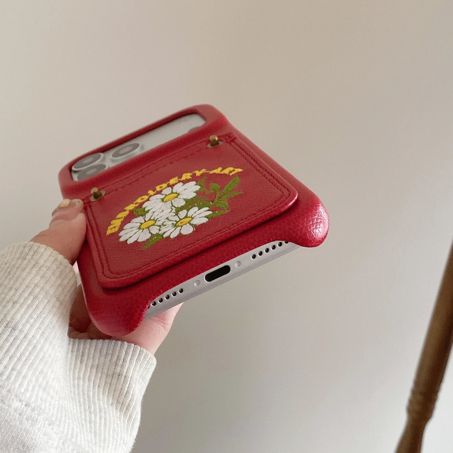 フラワー刺繍 ポケット付き レザー調 iPhoneケース #260613