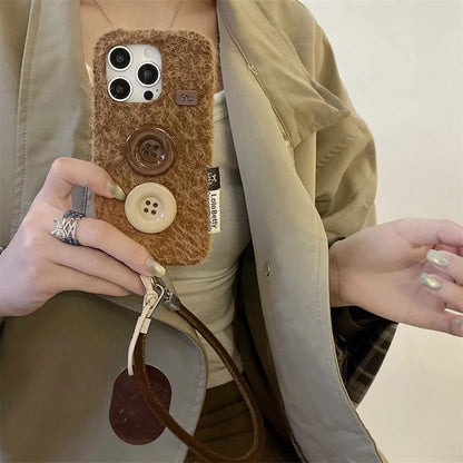 【もこもこファーボタン】 ストラップ付き ニット スマホケース｜iPhone対応 #250202