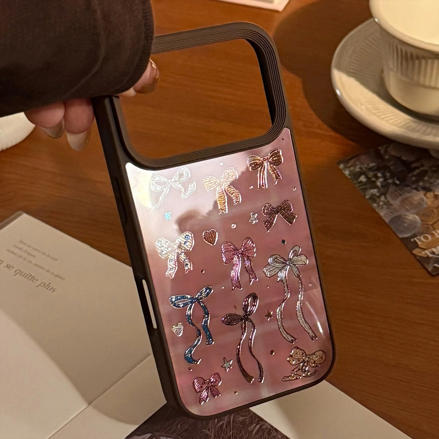 カラフルリボン 総柄 iPhoneケース｜グロッシーデザイン #240514