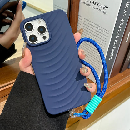 ウェーブデザイン ソフトマット シリコン iPhoneケース｜ストラップ付き・立体フォルム #231122