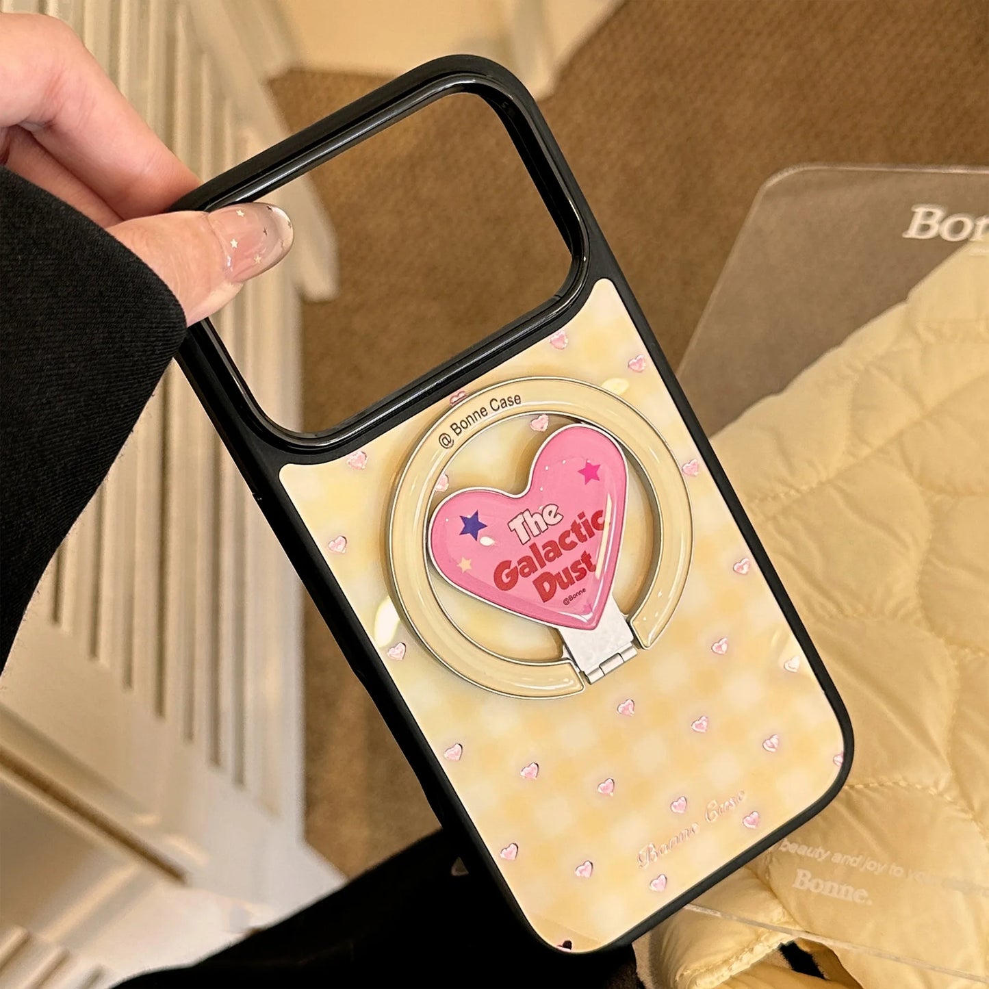 【マグネット式折りたたみハートスタンド付き】イエローチェック ×ピンクハートリング スマホケース｜iPhone対応 #240704
