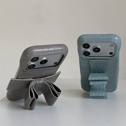 【クロコ調リボングリップ】型押し クロコレザー調 × 立体リボン スマホケース｜iPhone対応 #240617