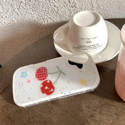 【フルーツシリーズ】赤チェック＆星柄チェリー ポップデザイン クリアスマホケース｜iPhone対応 #251008