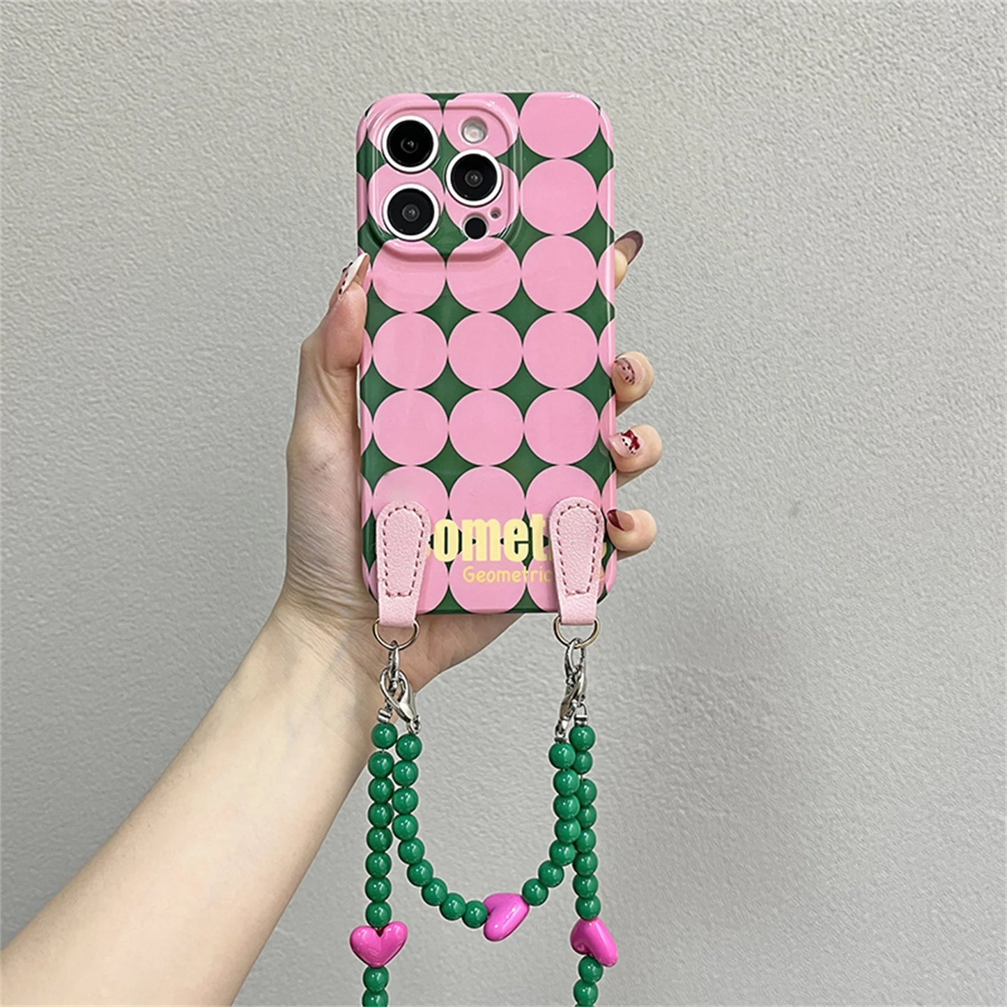 ドット ダイヤ柄 ピンク グリーン iPhoneケース｜ショルダーストラップ付き #240518