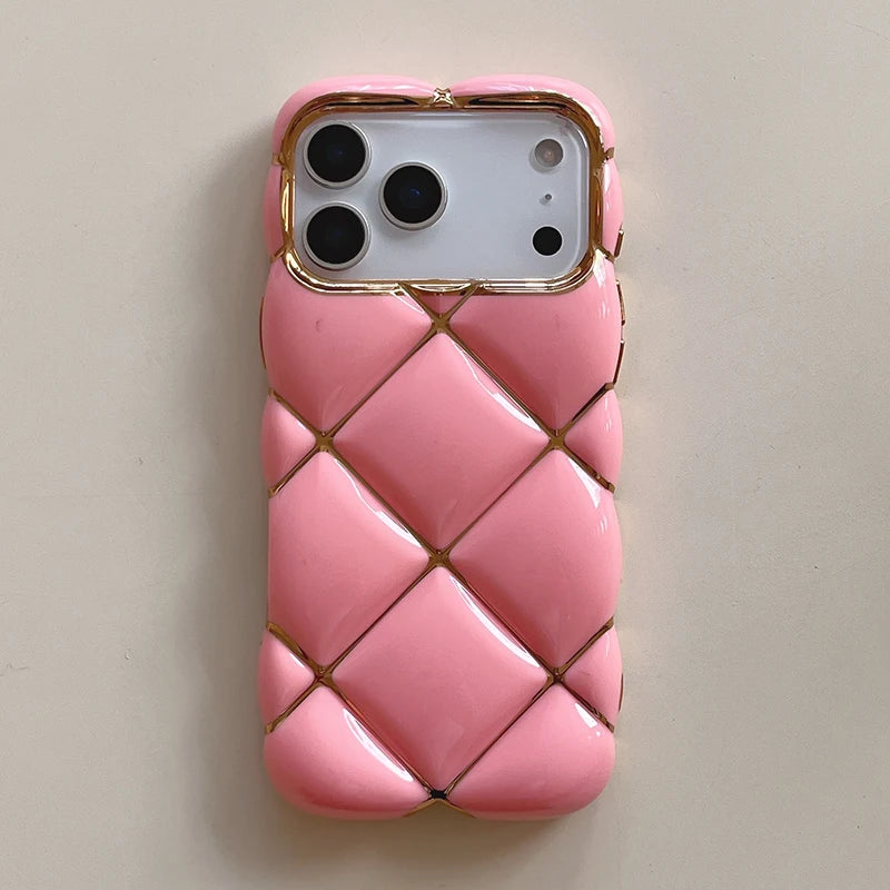 エレガントキルティング iPhoneケース｜ゴールドラインアクセント #240414