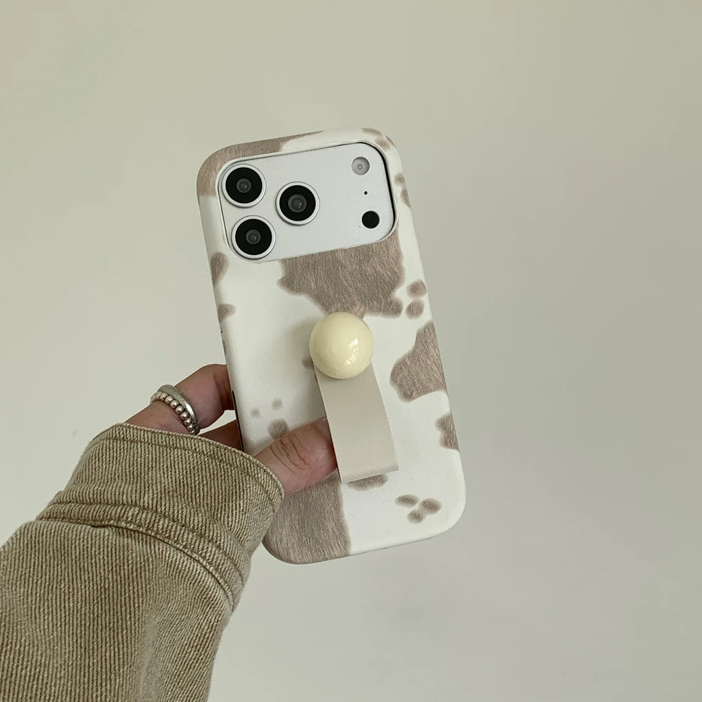 【アニマルシリーズ】カウ柄グリップ付き スマホケース｜モード×ナチュラルデザイン｜iPhone対応 #241207
