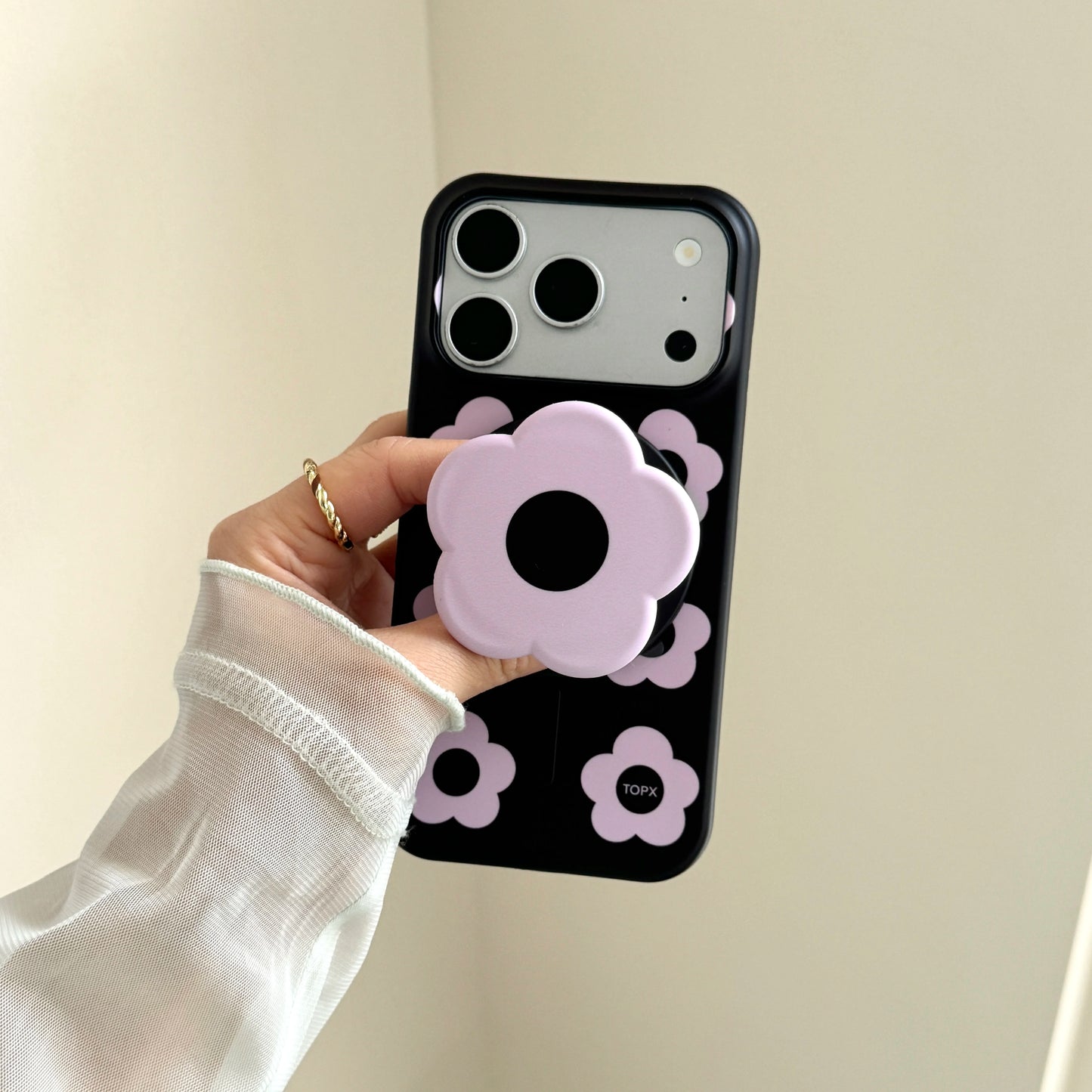 シックな黒ベース 花柄 立体的なフラワーモチーフ iPhoneケース｜上品エレガント #260074