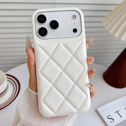 【キルティングレザー調】エレガント ダイヤステッチ スマホケース｜iPhone対応 #250308