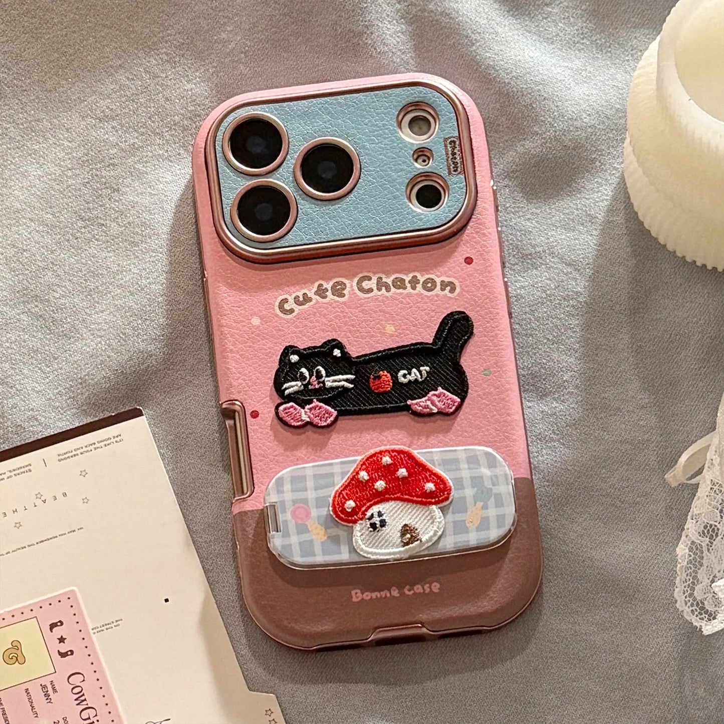 【HAPPYアニマルシリーズ】ヘッドホン わんこ ネコ 刺繍 × ふんわりガーリー ソフトレザー調ケース｜iPhone対応 #240826