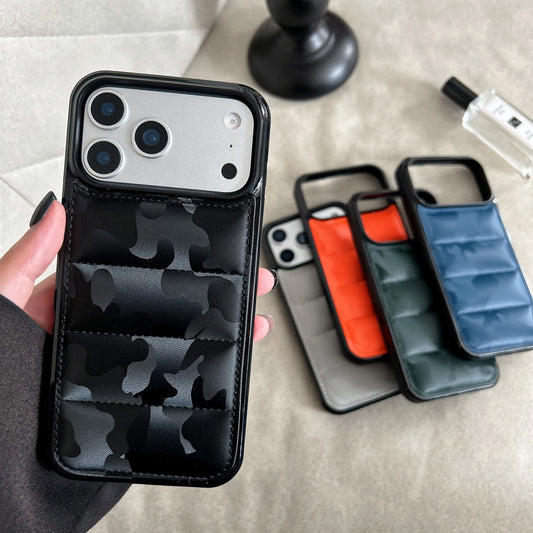 カモフラ柄 ダウンジャケット風 キルティング iPhoneケース #240308