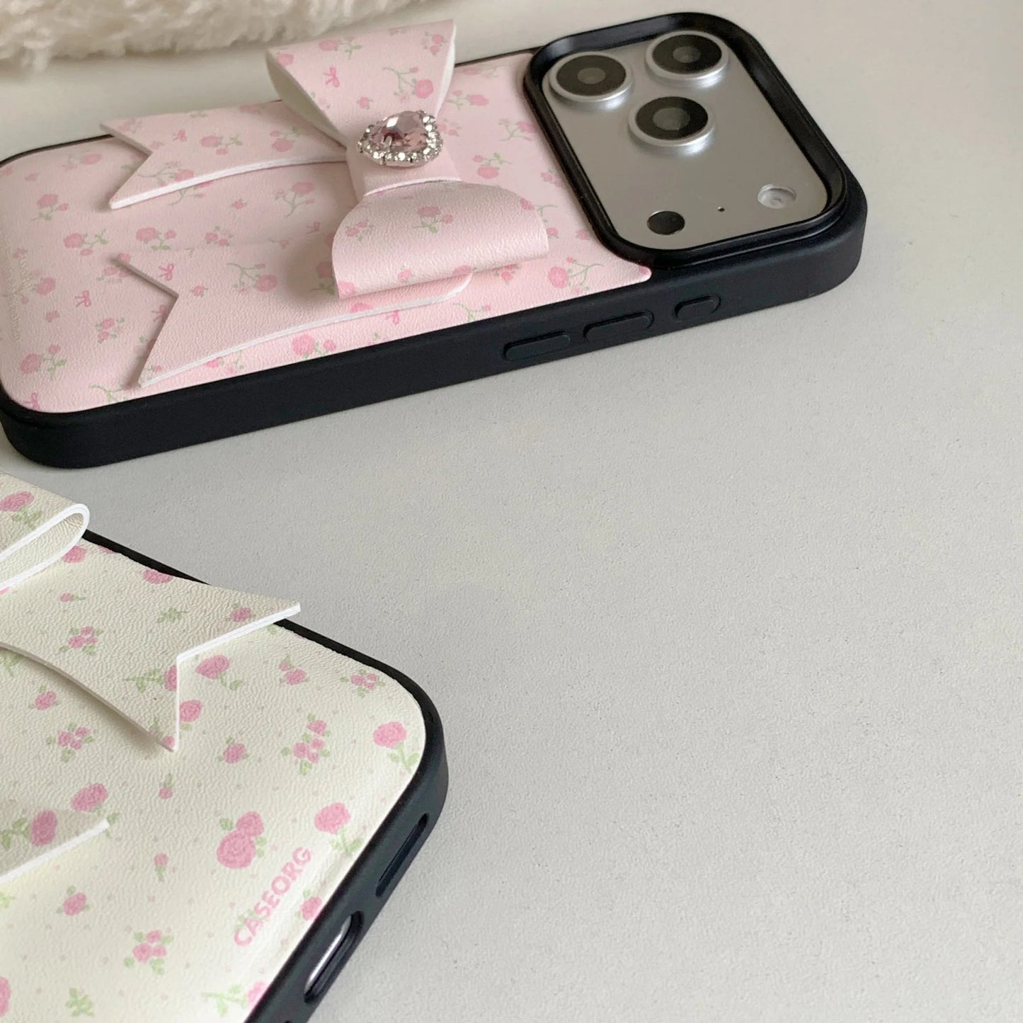 【立体リボン】ハートビジュー フラワー ソフトレザー調 小花柄 iPhoneケース #260208