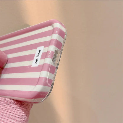 【ストライプシリーズ】ピンクボーダー×立体ハート スマホケース｜iPhone対応 #250914