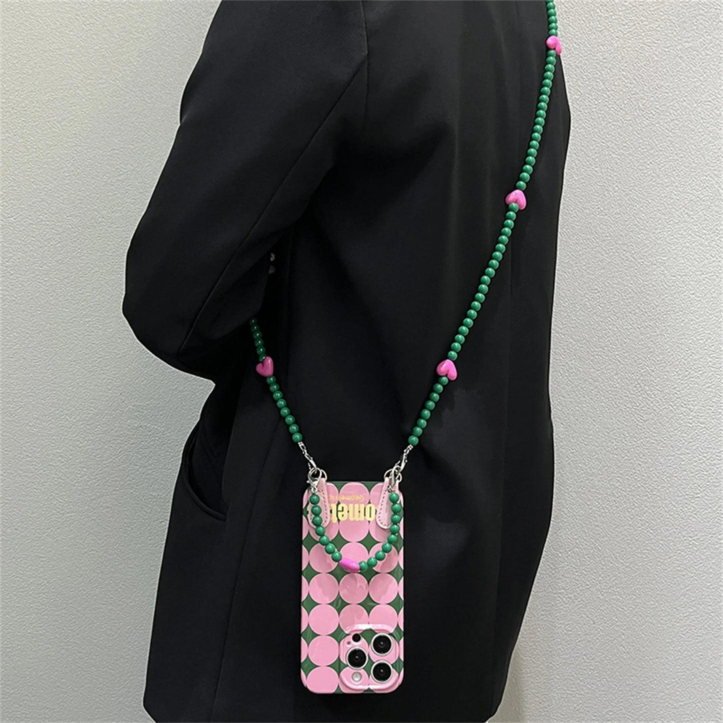 ドット ダイヤ柄 ピンク グリーン iPhoneケース｜ショルダーストラップ付き #240518