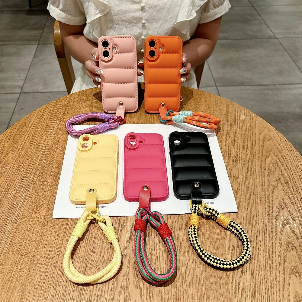【パフキルトロープ】キルティング風×カラーロープ付き スマホケース｜iPhone対応 #250621