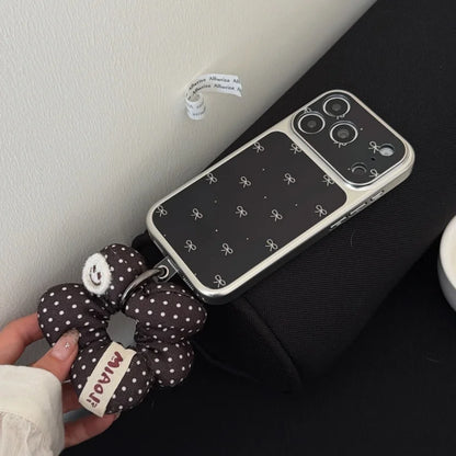 【クラシックリボン】モノトーン リボン総柄 × ボリュームチャーム スマホケース｜iPhone対応 #240619